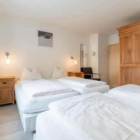 Brixen 3 Apartment *